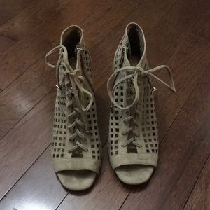 Gianni Bini caged block heel